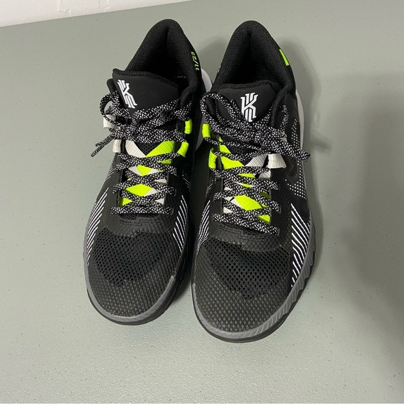 Nike Kyrie Flytrap V 5 Black Cool Grey CZ4100-002 Men's 8 Athletic Basketball - Picture 3 of 11